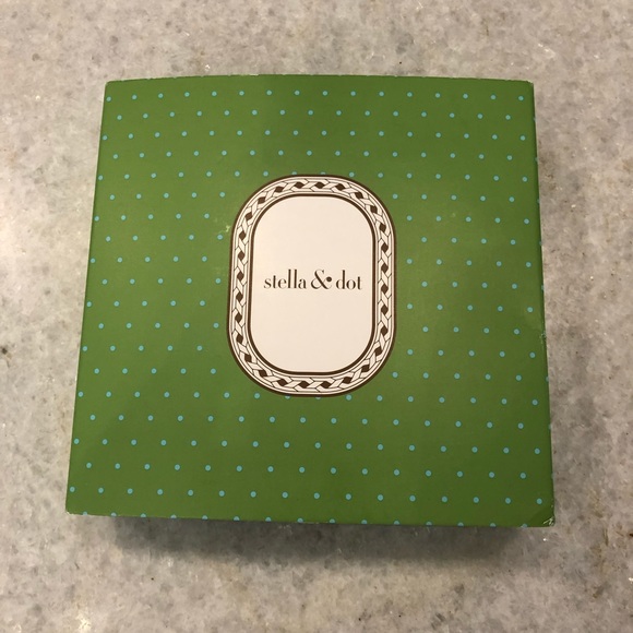 LIKE NEW - Stella & Dot Sutton Necklace - Picture 8 of 8